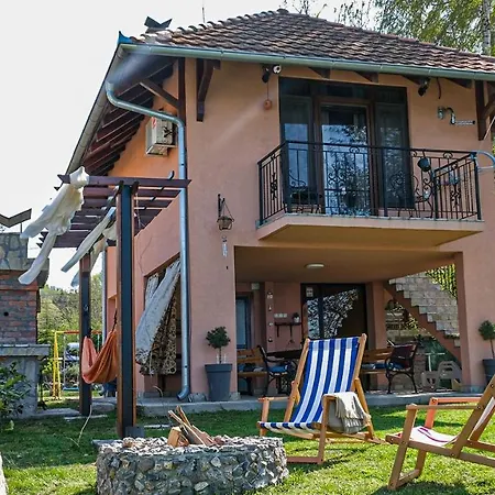 Dunavska Kuca Vila *