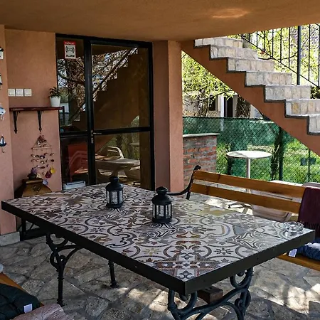 Vila Dunavska Kuca *