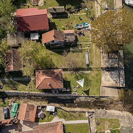 Villa Dunavska Kuca *