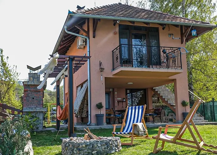 Dunavska Kuca فيلة *