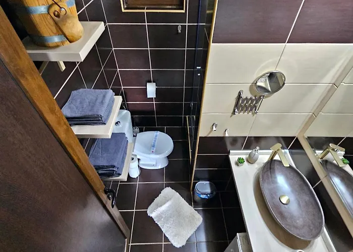 Dunavska Kuca فيلة *